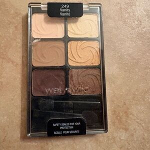 wet n wild Vanity Eyeshadow Palette - Beige, Gold, Brown Shades